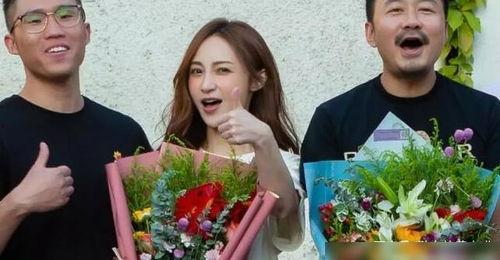 娱乐圈爆料博主两个人,两大明星幕后纠葛，真相即将揭晓！  第2张